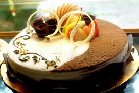 Bánh gato, bánh pie sử dụng lúa mỳ và được làm trong môi trường nhiệt độ cao. Vì vậy, các chuyên gia cho biết nồng độ acrylamide trong các loại bánh này ngang bằng với khoai tây rán.